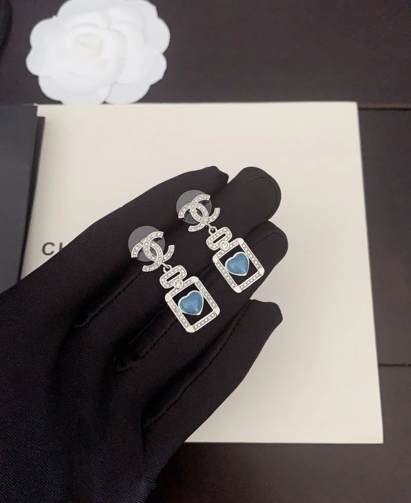 Chanel Earrings Affordable 221538