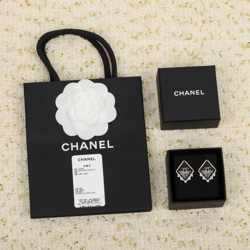 Chanel Earrings Breathable 221551