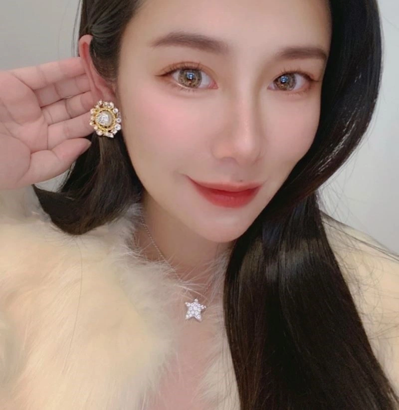 Chanel Earrings Reliable 221590