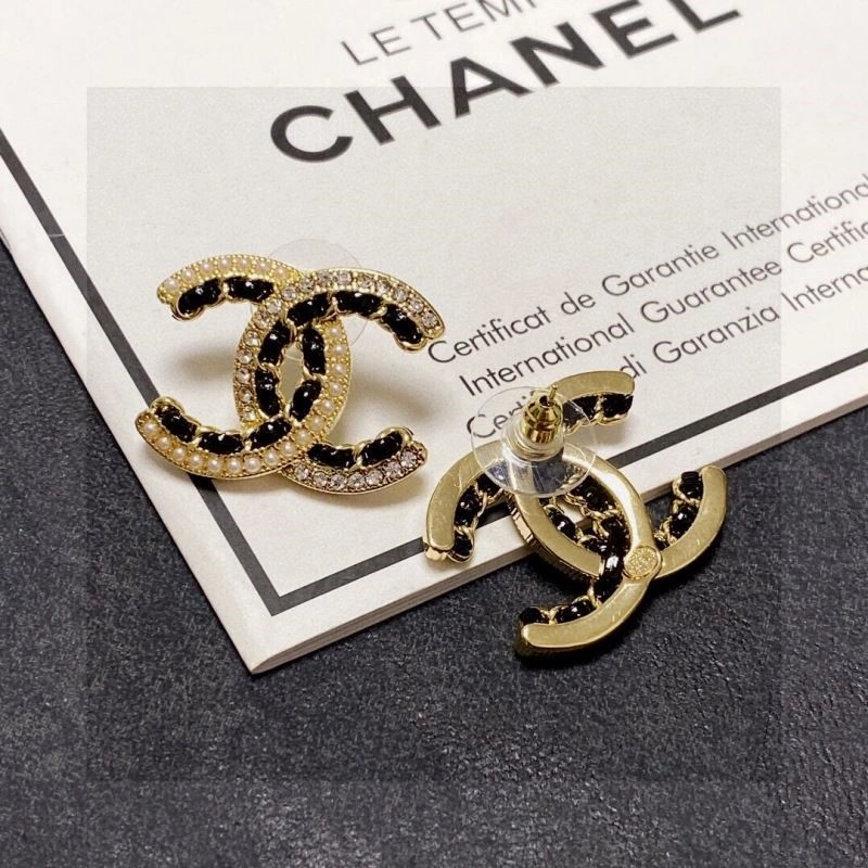 Lightweight Chanel Earrings 221521