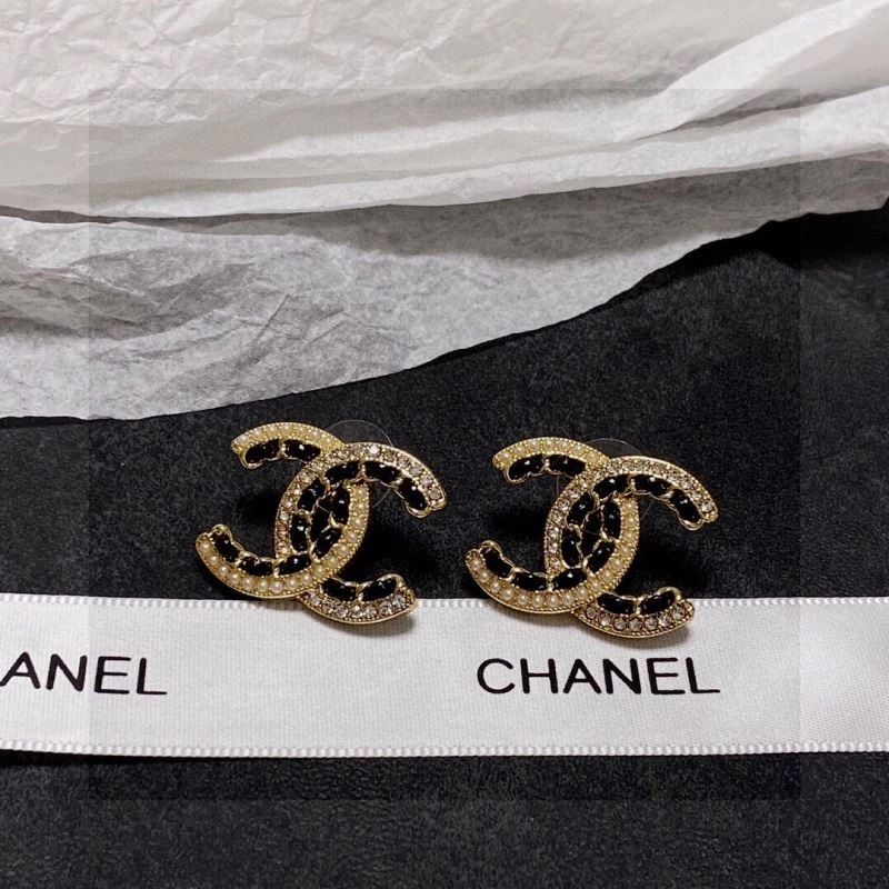 Lightweight Chanel Earrings 221521