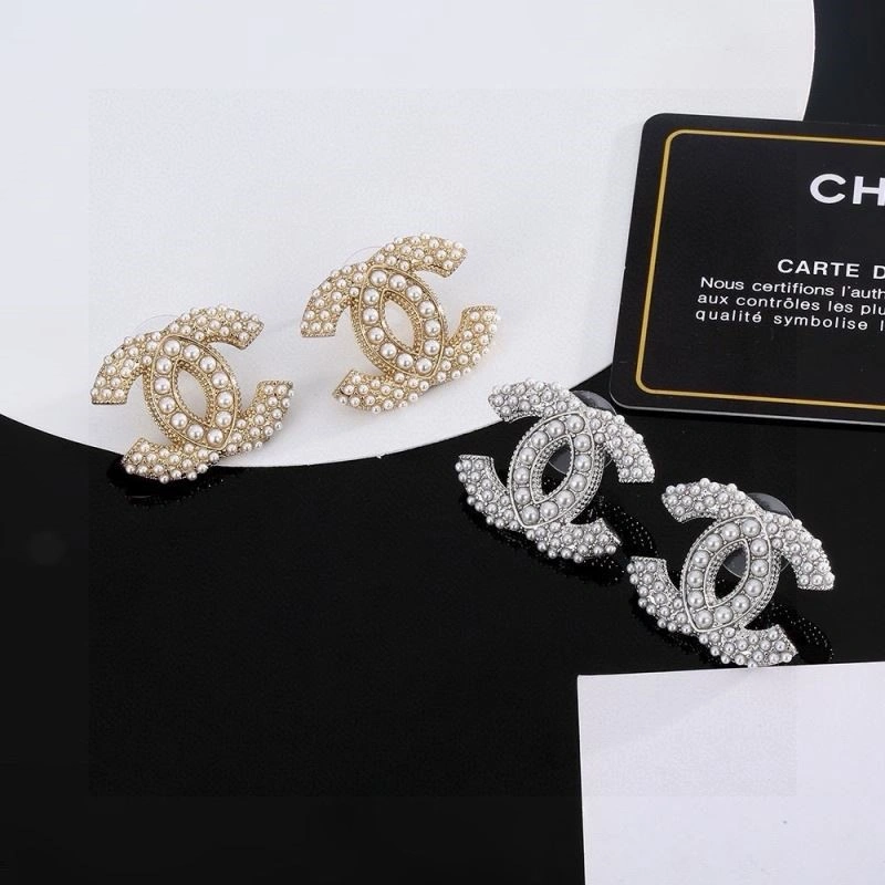 Chanel Earrings Affordable 221510