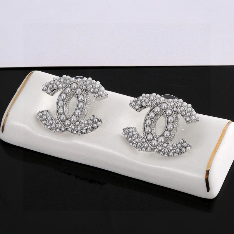 Chanel Earrings Affordable 221510