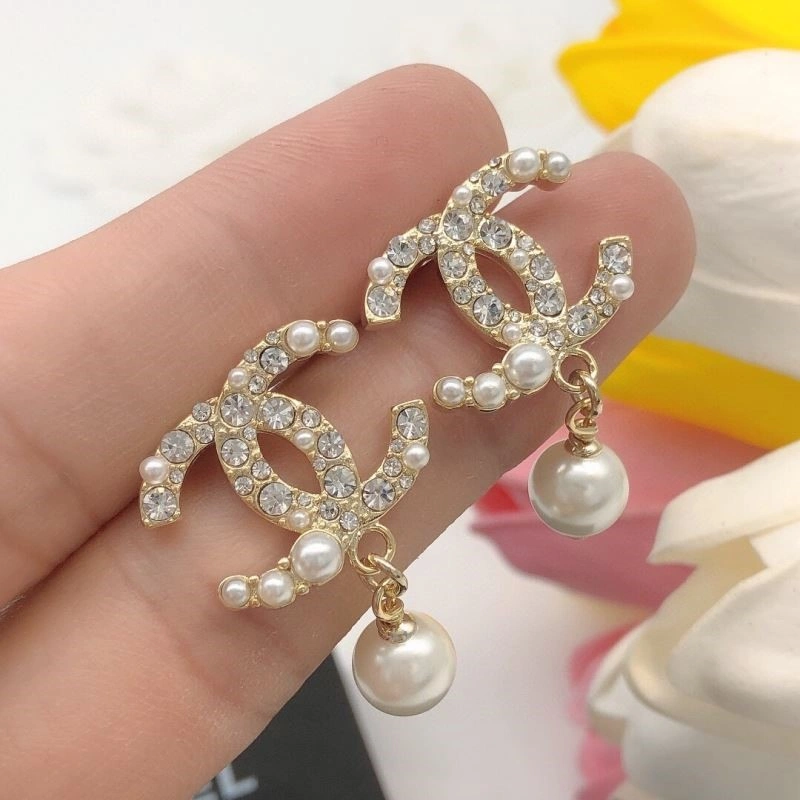 Chic Chanel Earrings 221505