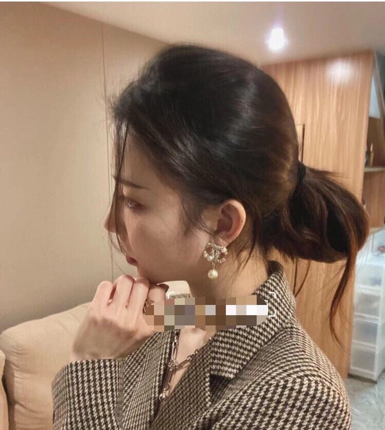 Chic Chanel Earrings 221505