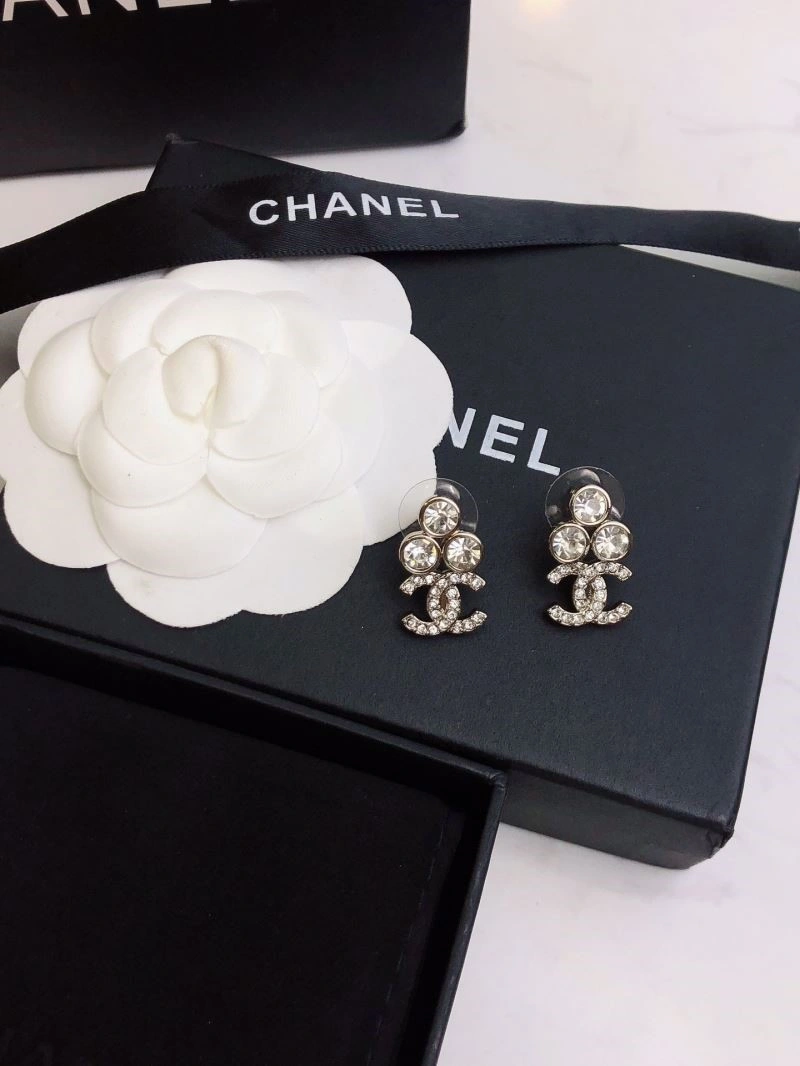 Chanel Earrings Bold 221476
