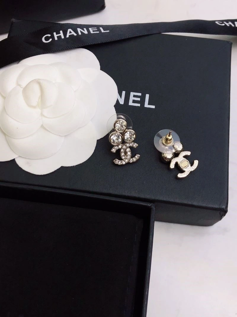 Chanel Earrings Bold 221476