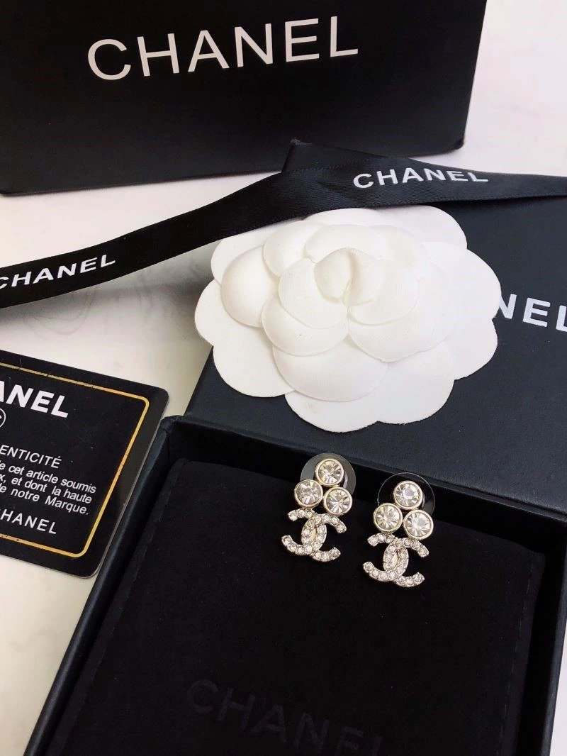 Chanel Earrings Bold 221476