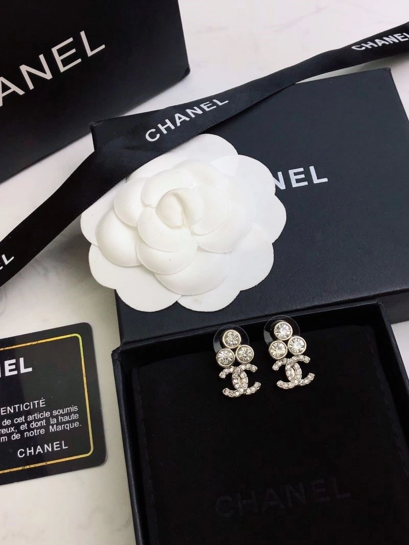Chanel Earrings Bold 221476