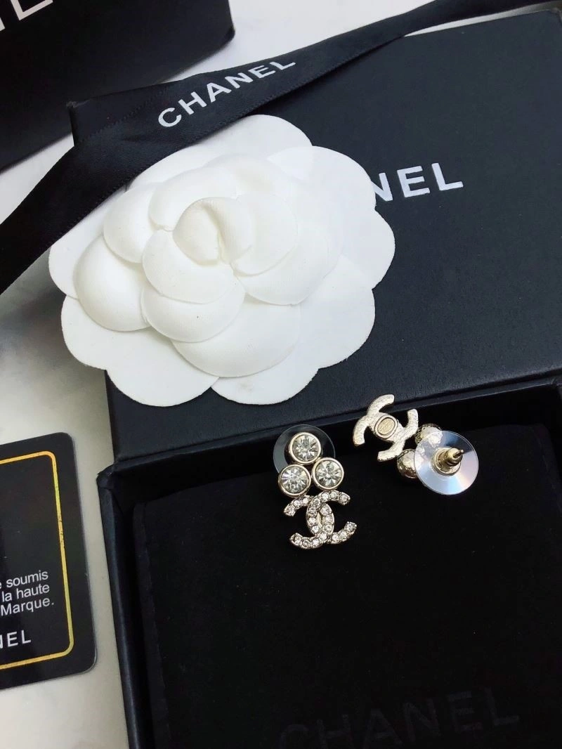 Chanel Earrings Bold 221476