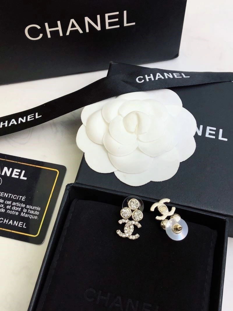 Chanel Earrings Bold 221476