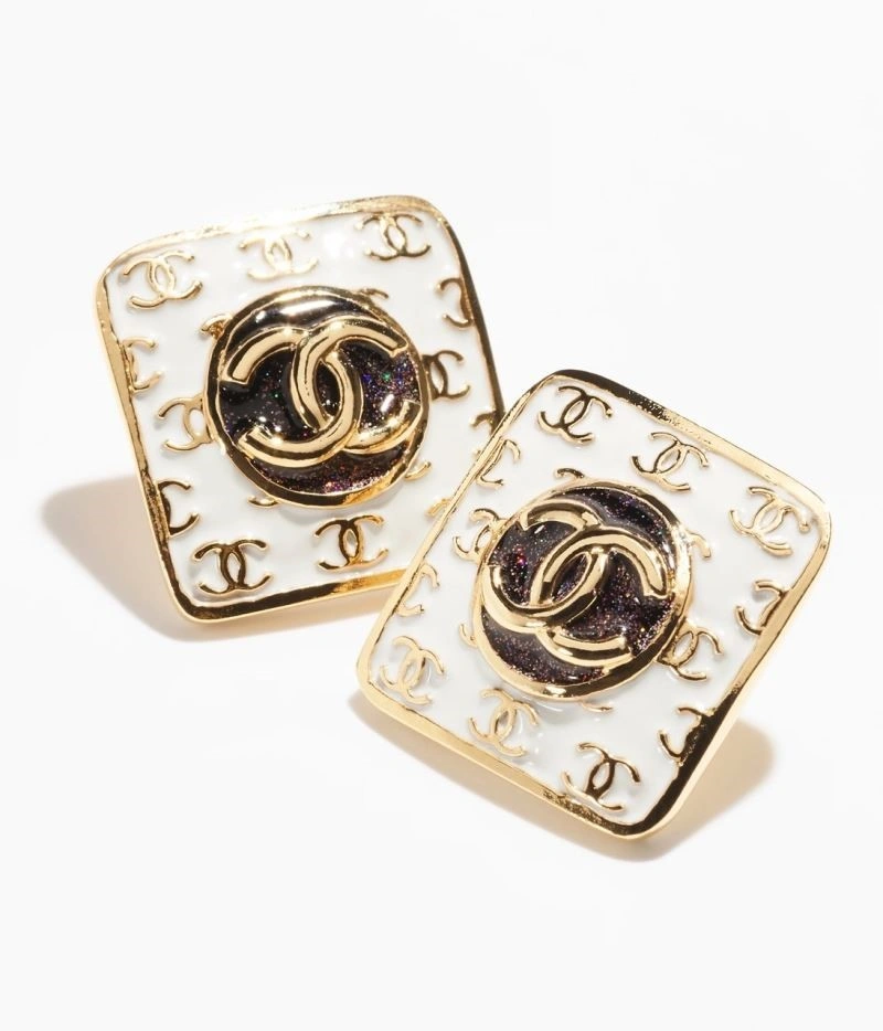 Sophisticated Chanel Earrings 221465