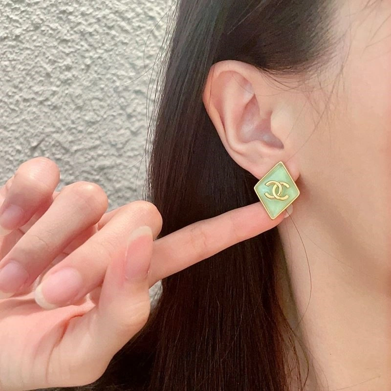 Snug Chanel Earrings 221448