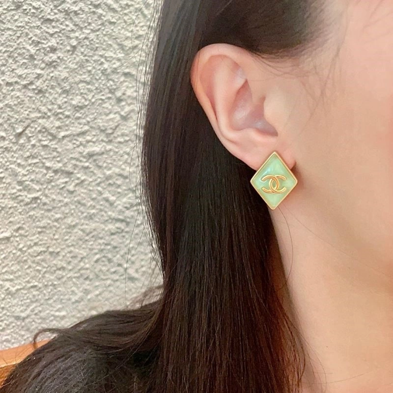 Snug Chanel Earrings 221448