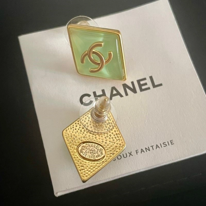 Snug Chanel Earrings 221448