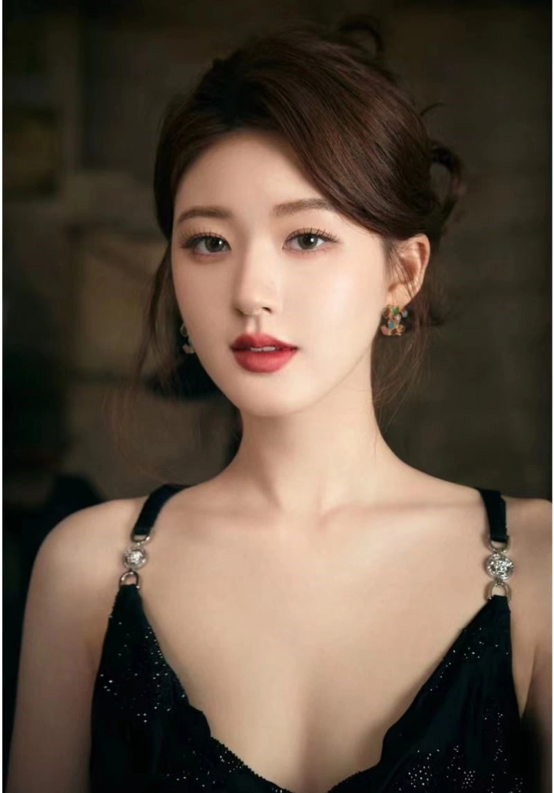 Unique Chanel Earrings 221445