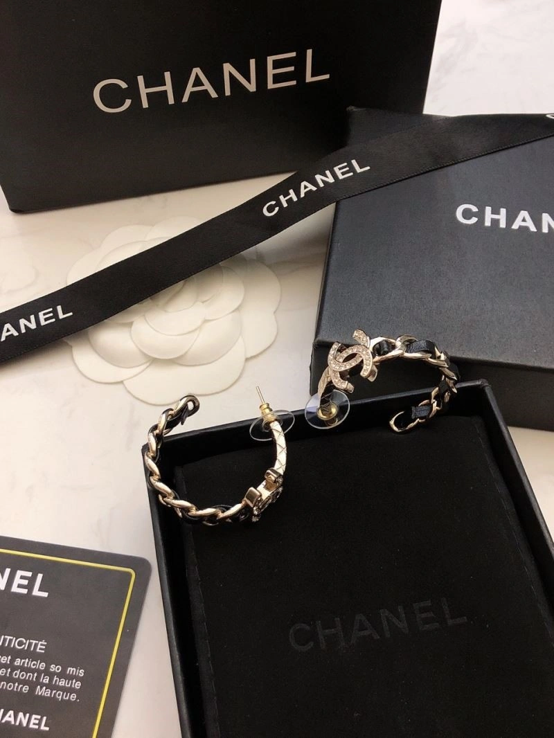 Lightweight Chanel Earrings 221413