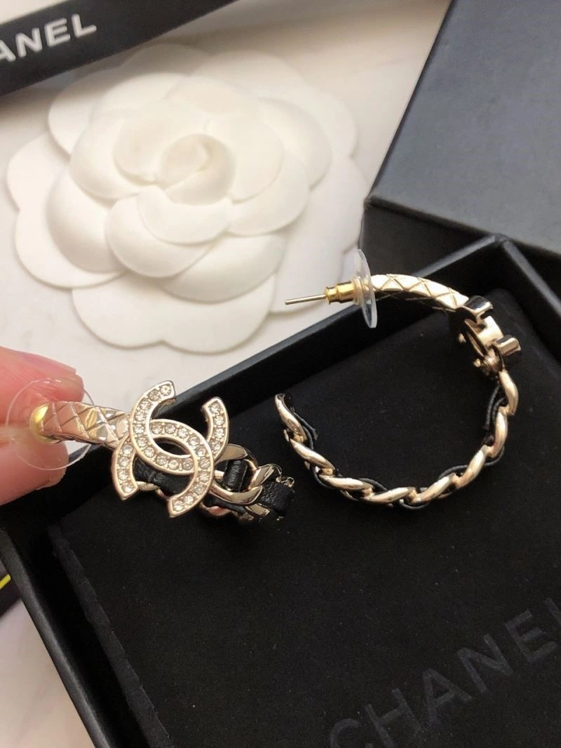 Lightweight Chanel Earrings 221413