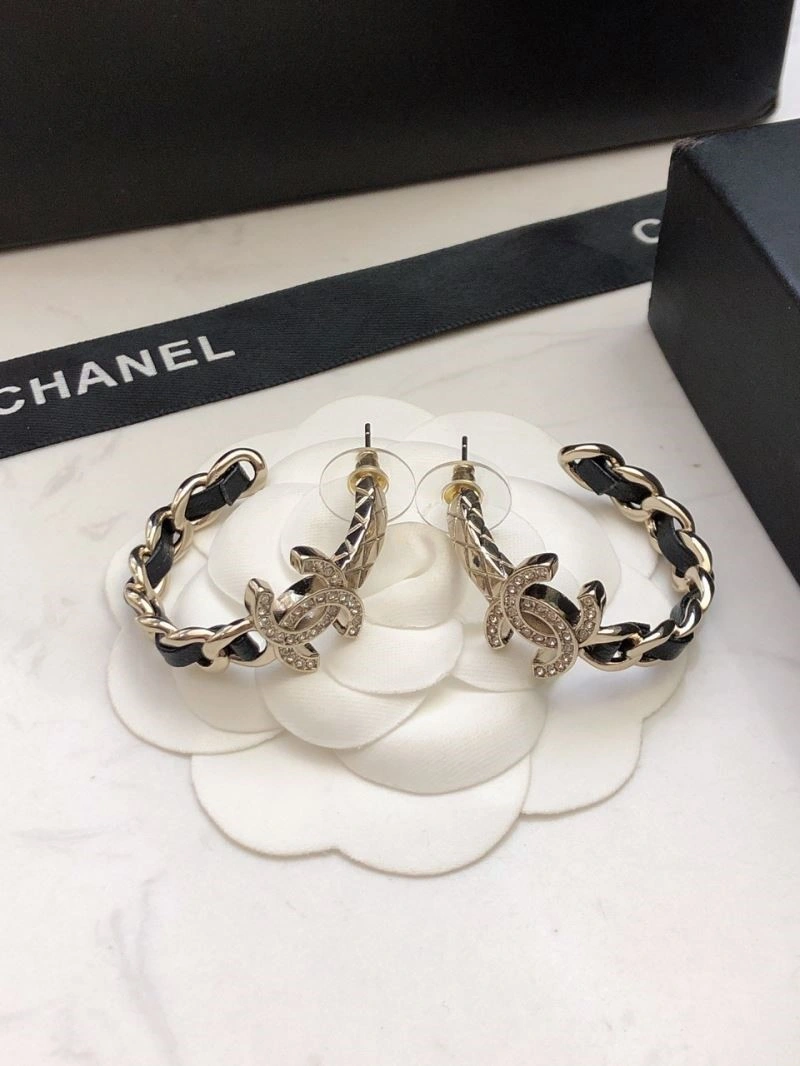 Lightweight Chanel Earrings 221413