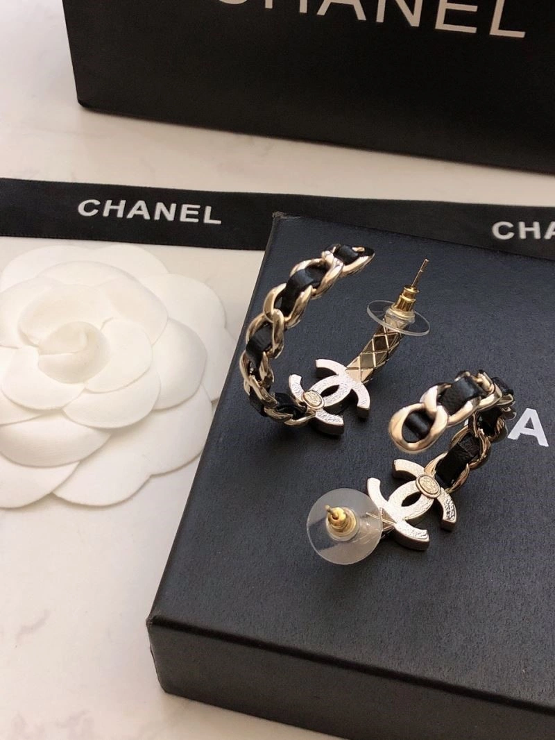 Lightweight Chanel Earrings 221413