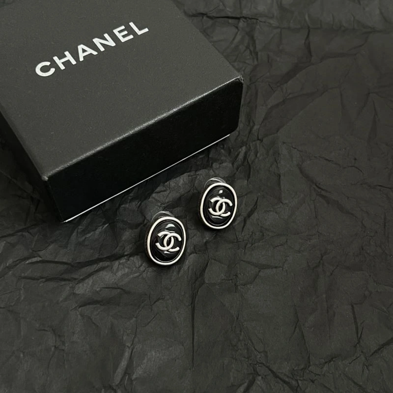 EyeCatching Chanel Earrings 221394