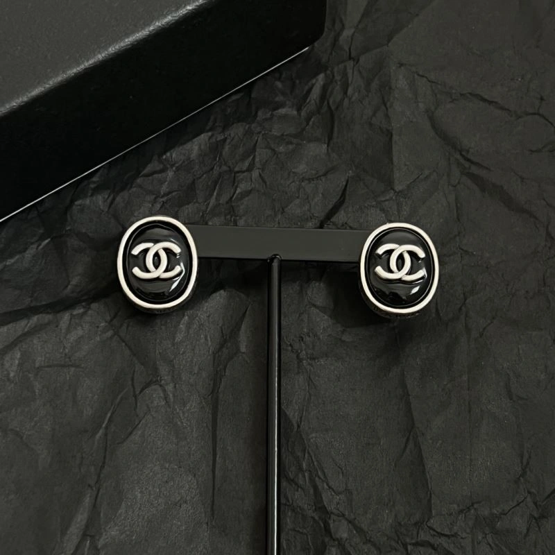 EyeCatching Chanel Earrings 221394