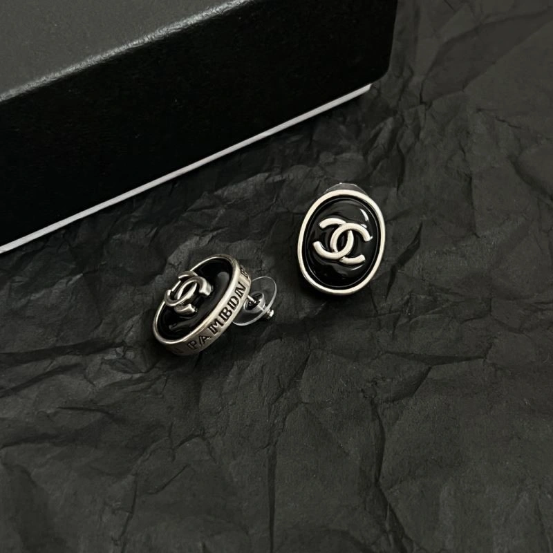 EyeCatching Chanel Earrings 221394