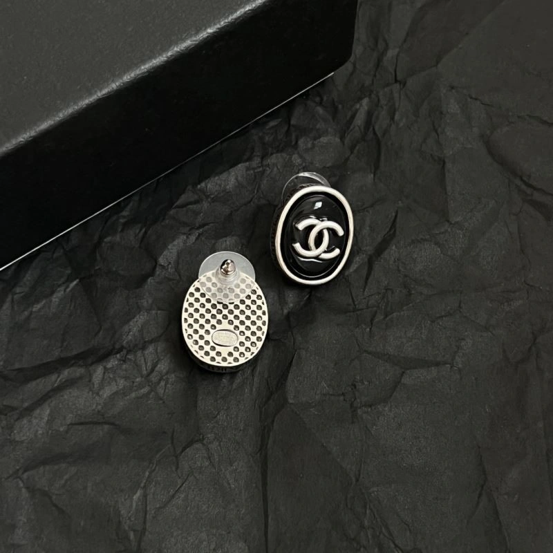 EyeCatching Chanel Earrings 221394
