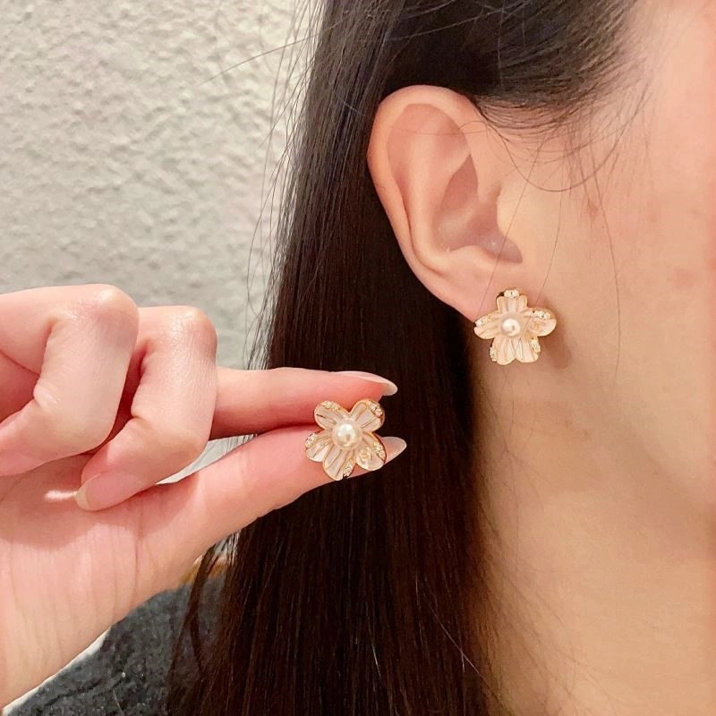 NewStyle Chanel Earrings 221380