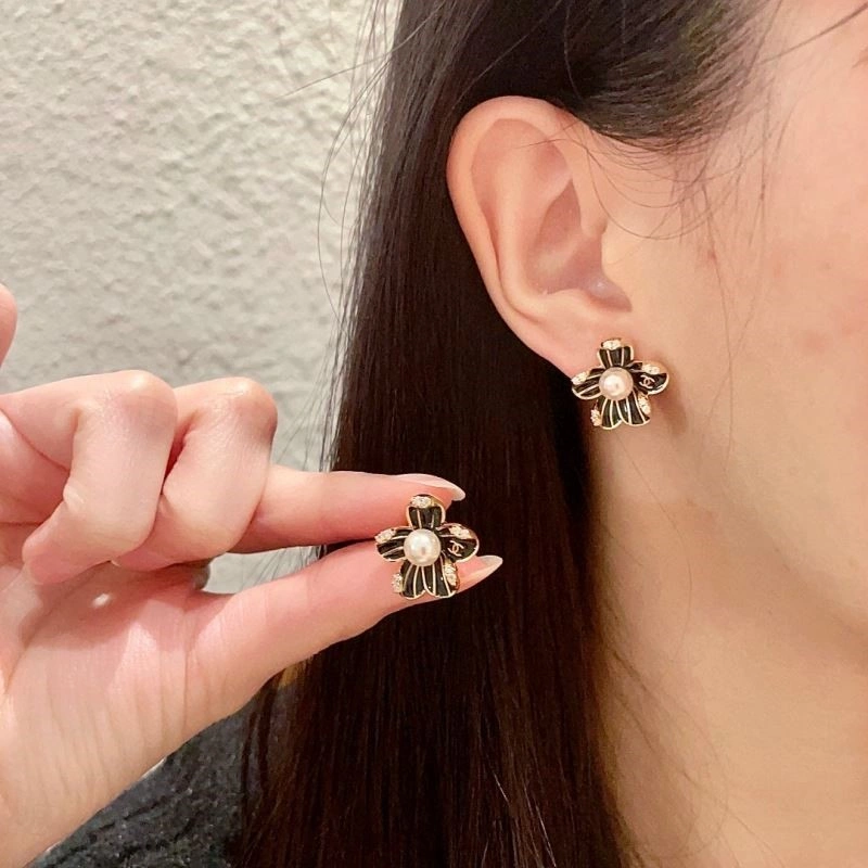 Chanel Earrings SoftTouch 221353