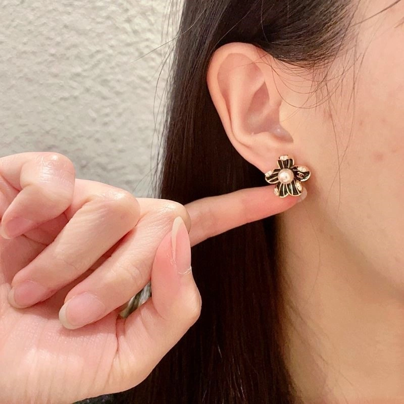 Chanel Earrings SoftTouch 221353