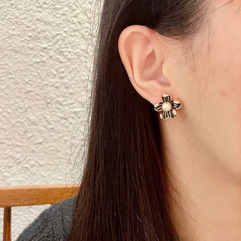 Chanel Earrings SoftTouch 221353