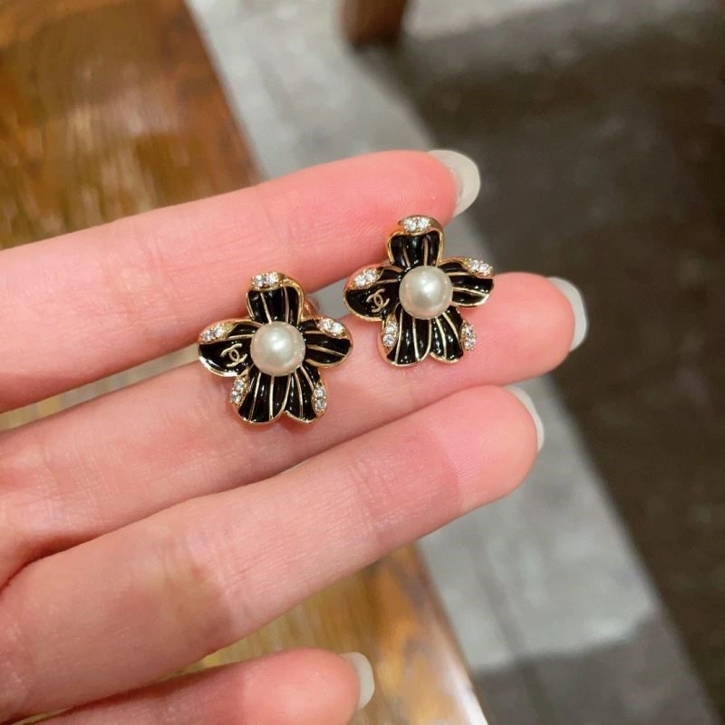 Chanel Earrings SoftTouch 221353