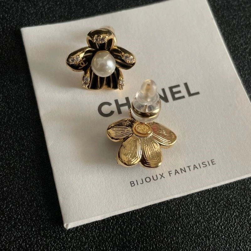 Chanel Earrings SoftTouch 221353