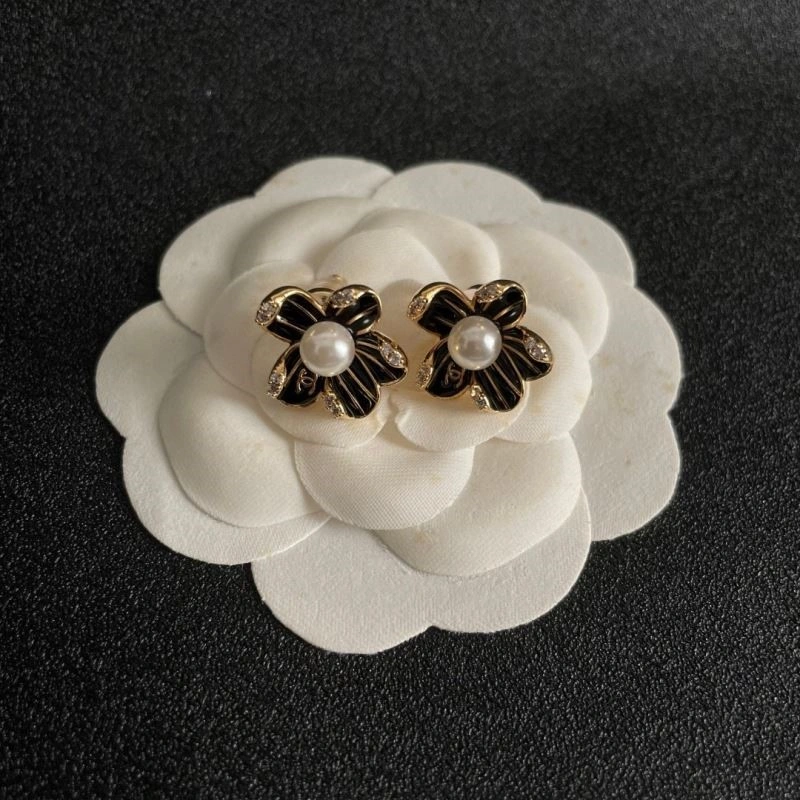 Chanel Earrings SoftTouch 221353
