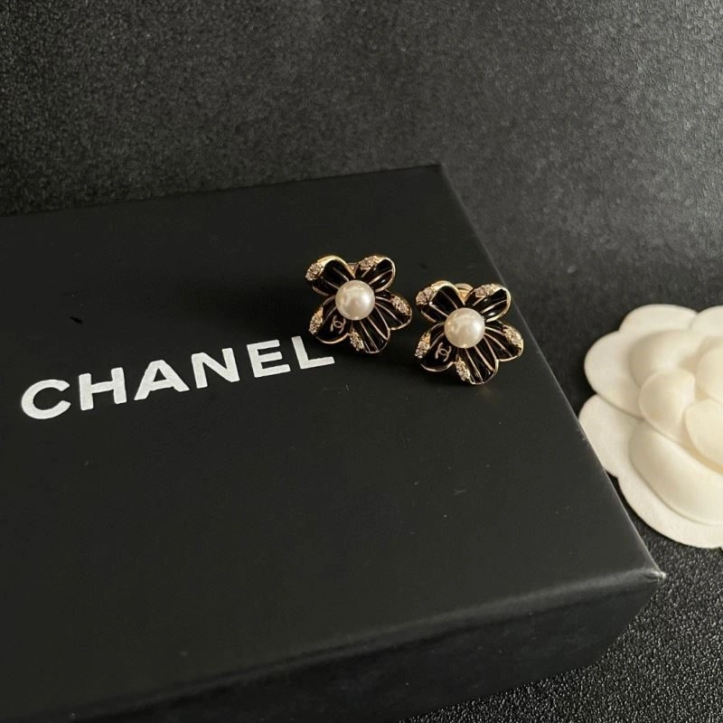 Chanel Earrings SoftTouch 221353