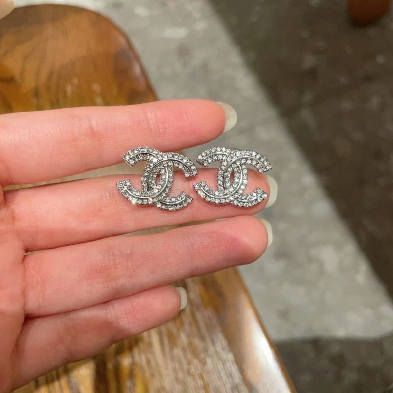 Comfortable Chanel Earrings 221382