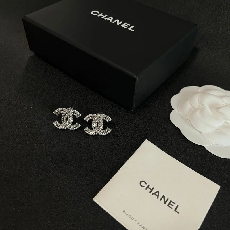 Comfortable Chanel Earrings 221382
