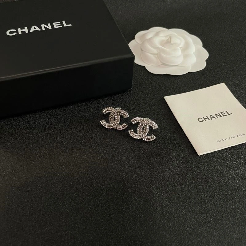 Comfortable Chanel Earrings 221382
