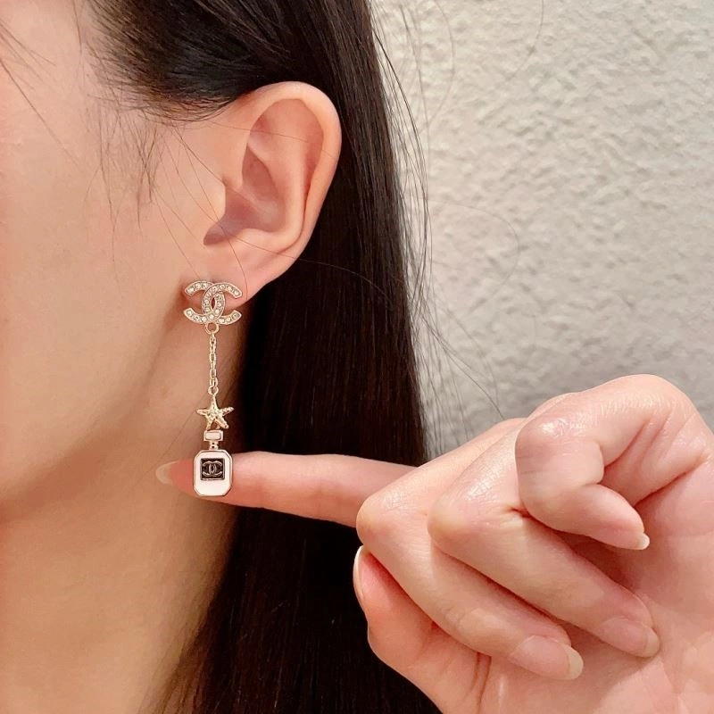Trendy Chanel Earrings 221355
