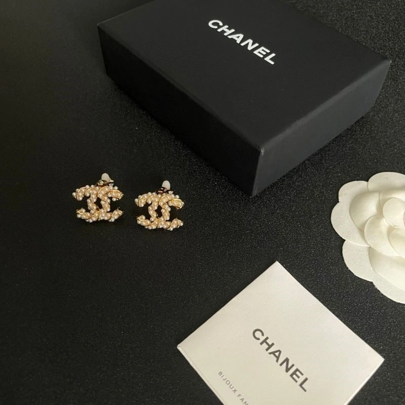 Chanel Earrings Lightweight 221363