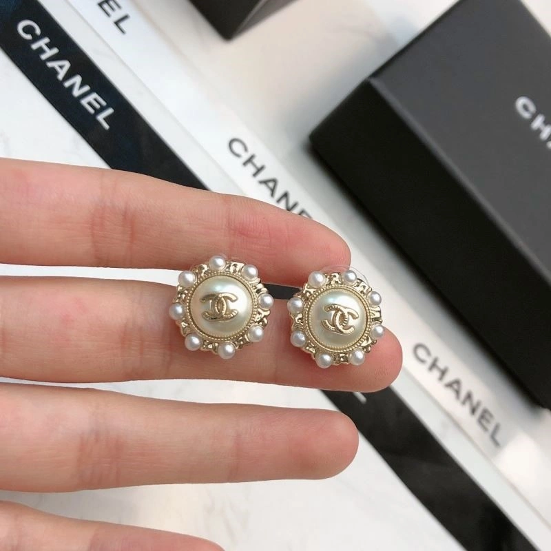 Chanel Earrings Comfortable 221335