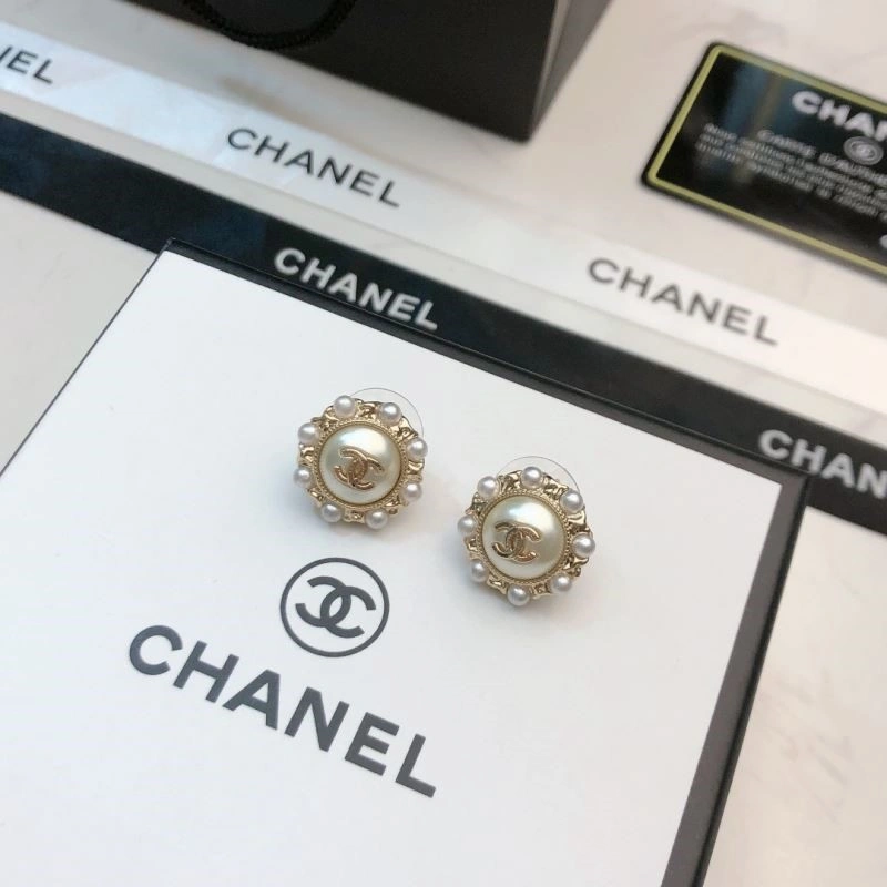 Chanel Earrings Comfortable 221335