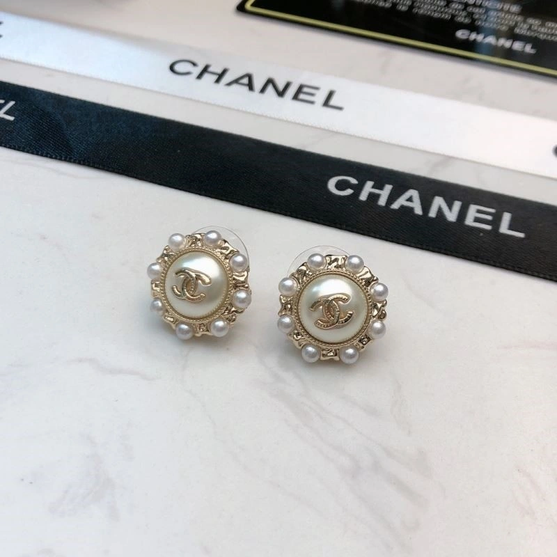 Chanel Earrings Comfortable 221335