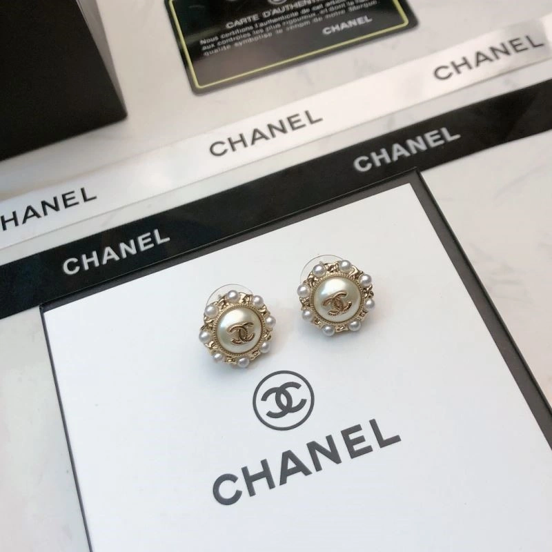 Chanel Earrings Comfortable 221335