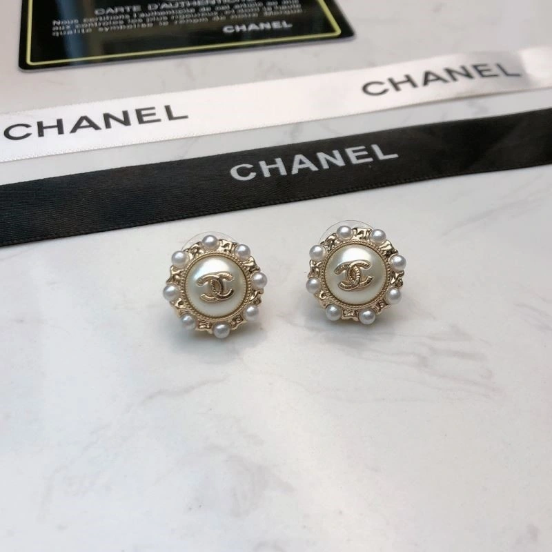Chanel Earrings Comfortable 221335