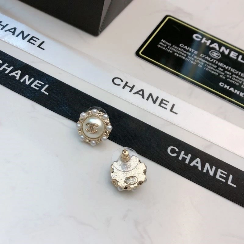 Chanel Earrings Comfortable 221335