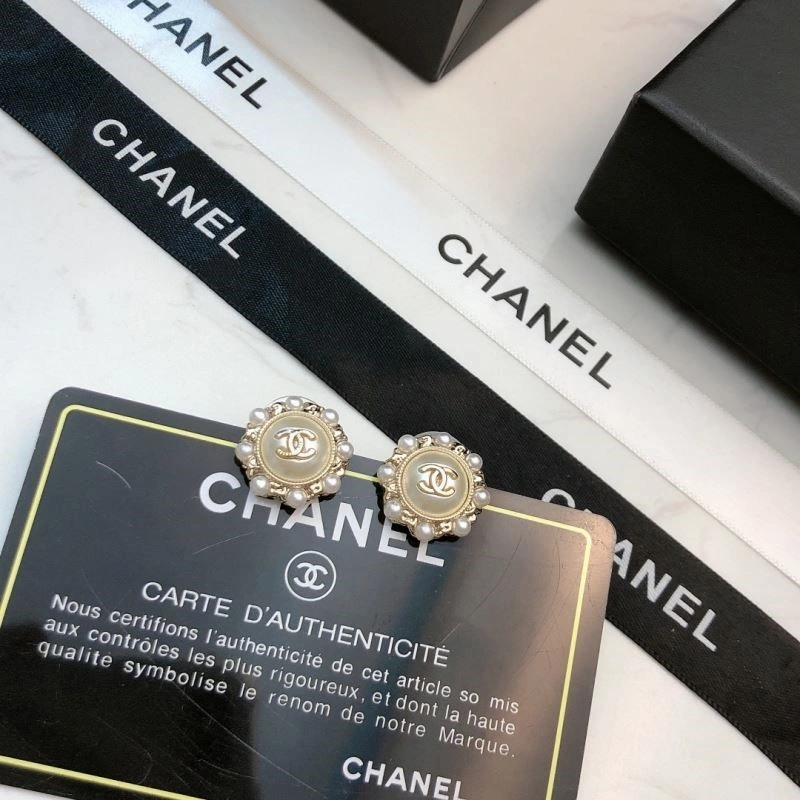 Chanel Earrings Comfortable 221335