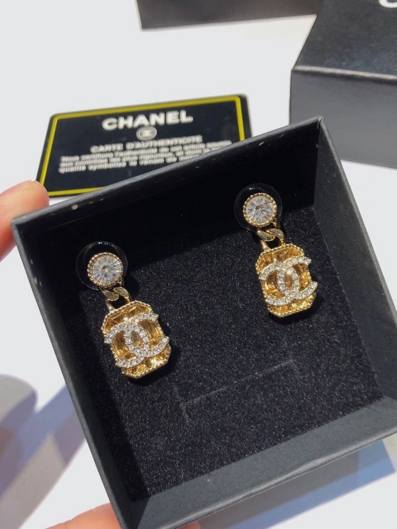 Popular Chanel Earrings 221330
