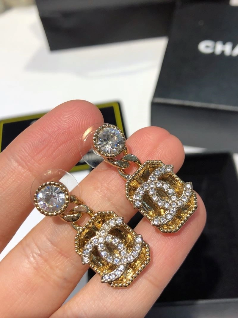 Popular Chanel Earrings 221330
